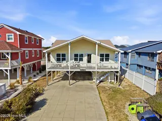2004 W Beach Drive, Oak Island, NC 28465 – photo 4: 2004_W_Beach_Dr_Oak_Island_NC (1)