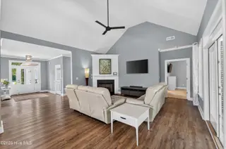 101 Beaumont Circle, Hampstead, NC 28443 — 4-bedroom home in Crown Pointe, Hampstead, NC, photo 12 of 42: DSC00300