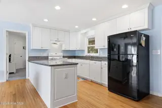 3904 Emerald Drive, Emerald Isle, NC 28594 – photo 17: Kitchen
