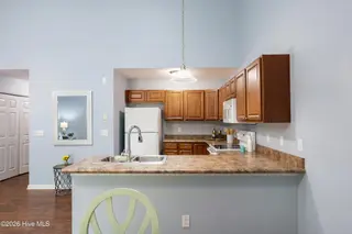 117 Lincoln Place Circle, Leland, NC 28451 – photo 13: Breakfast bar