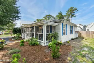 1017 N Lord Street, Southport, NC 28461 – photo 3: front porch out