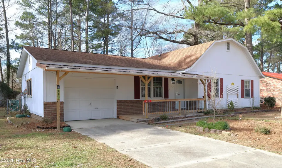 419 Kenwood Drive, Jacksonville, NC 28540 – photo 1 of 23: 313A4808