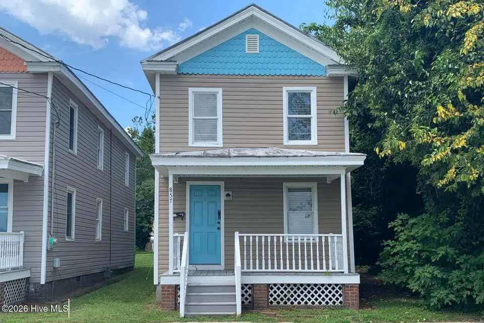 857 Pasteur Street, New Bern, NC 28560 – photo 1 of 38: Barnes.1
