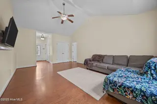 257 E Ivybridge Drive, Hubert, NC 28539 – photo 6: 15-web-or-mls-257 E Ivybridge Dr. 33