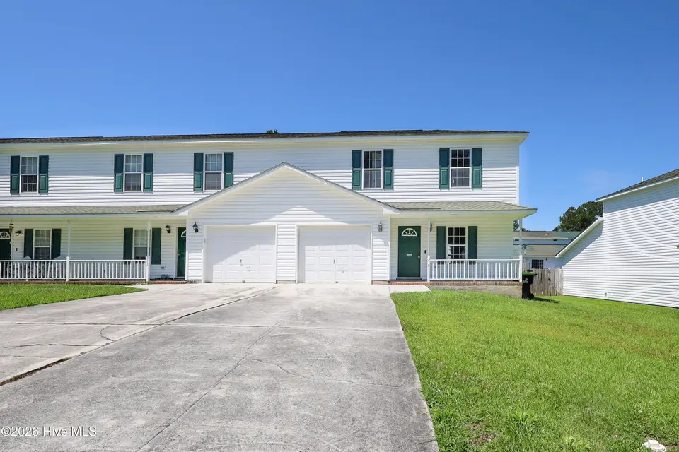 315 Winners Circle S, Jacksonville, NC 28546 – photo 1 of 43