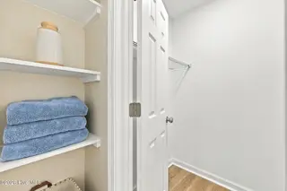 23526 Nc 33 E, Aurora, NC 27806 – photo 19: Built-ins