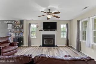4000 W T Whitehead Drive, Jacksonville, NC 28546 – photo 4: Living Room