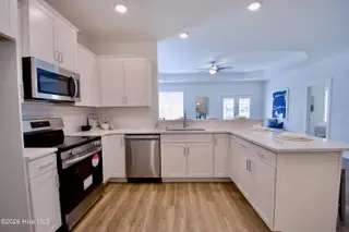 77 Bristol Bay Drive, Lake Waccamaw, NC 28450 – photo 4: Kitchen