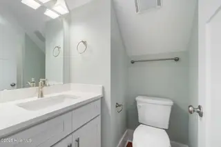 2401 Starling Lane, New Bern, NC 28562 – photo 17: Bedroom 2 (Suite w/ Full Bath)