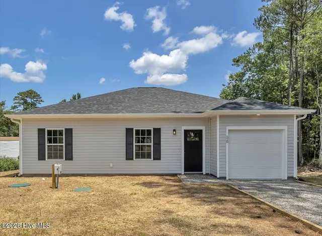 528 Mary Lou Lane SW, Supply, NC 28462