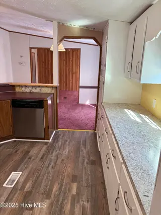 5334 Us 17, Washington, NC 27889 — 3-bedroom manufactured home, Washington, NC, photo 13 of 47: 313E3F3C-69C8-478D-8A5F-3727E7ABFF89