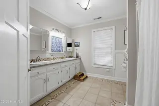 912 W Church Street, Elizabeth City, NC 27909 – photo 22: 2nd Floor Full Bathroom