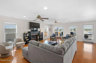 910 Canal Drive Unit B, Carolina Beach, NC 28428 — 4-bedroom condo, Carolina Beach, NC, photo 12 of 55: images-12