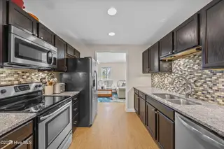 141 Hargrove Drive, Wilmington, NC 28411 — 2-bedroom home in Weaver Acres, Wilmington, NC, photo 3 of 32: 13_kitchen