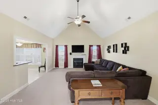 106 Lands End Drive, Elizabeth City, NC 27909 – photo 4: Living Room