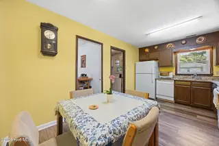 102 Greenbriar Drive, Jacksonville, NC 28546 – photo 14: 14_breakfast nook