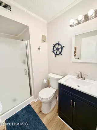 2511 W Fort Macon Road 211-B, Atlantic Beach, NC 28512 – photo 17: Guest Full Bathroom