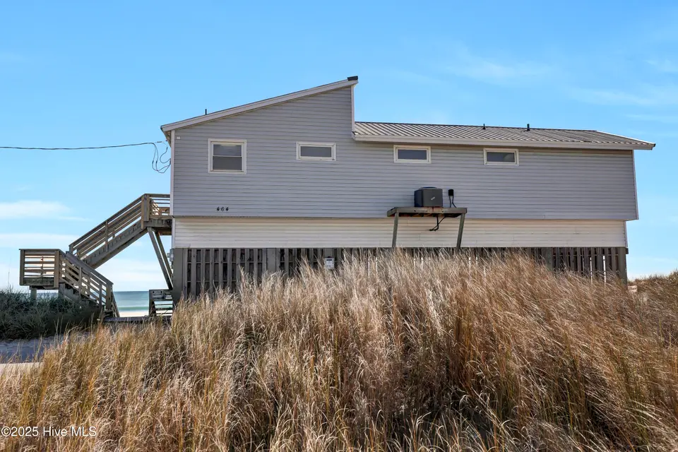 464 Topsail Road, North Topsail Beach, NC 28460 – photo 1 of 39: Street view