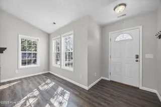 278 Blue Creek Farms Drive, Jacksonville, NC 28540 – photo 9: 10_entryway