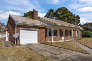 7 Walnut Drive, Jacksonville, NC 28546 – photo 4: 20251031145939361536000000-o