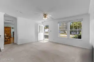 1041 Palm Court SW, Calabash, NC 28467 — 3-bedroom manufactured home in Village At Calabash, Calabash, NC, photo 16 of 58