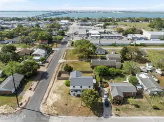 2501 Avery Street, Morehead City, NC 28557 – photo 11: 11-web-or-mls-2501 Avery St 011