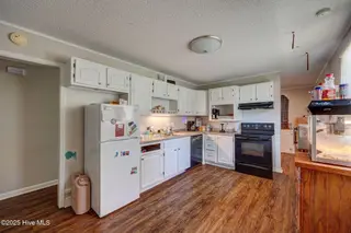 602 Seminole Trail, Jacksonville, NC 28540 – photo 7: 602SeminoleTrail(22)