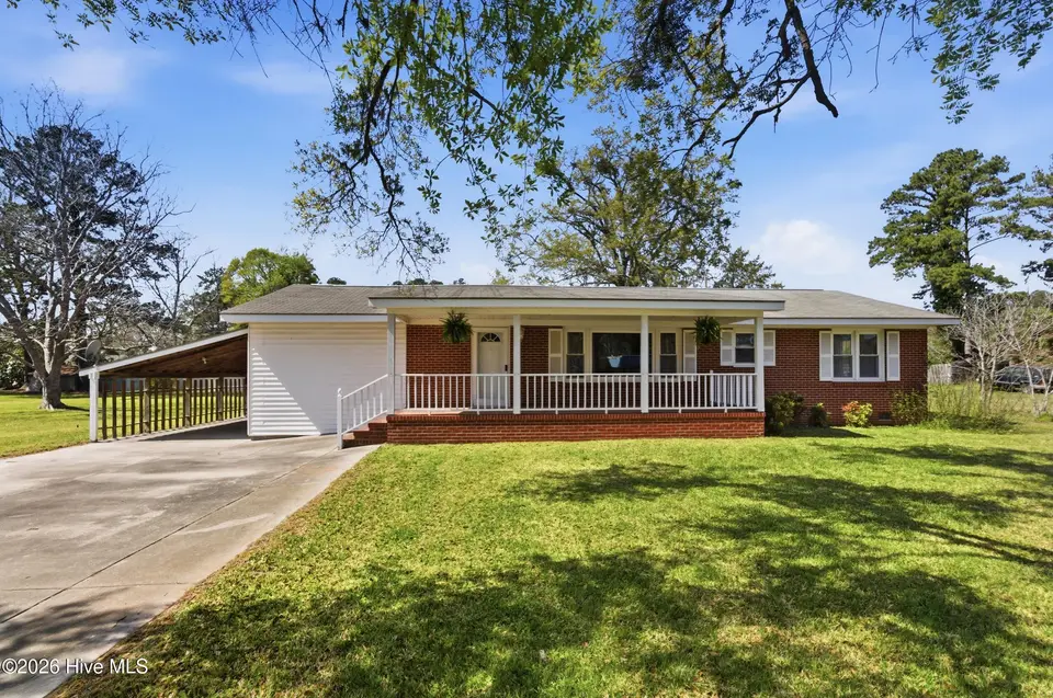 204 Glenburnie Drive, New Bern, NC 28560 – photo 1 of 41: 1_img_2375