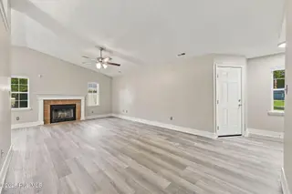 262 S Creek Drive, Jacksonville, NC 28540 — 3-bedroom home in South Creek, Jacksonville, NC, photo 8 of 56: 7-web-or-mls-IMG_3087