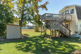 198 Jefferson Road, Lake Waccamaw, NC 28450 – photo 2: 198 - 2