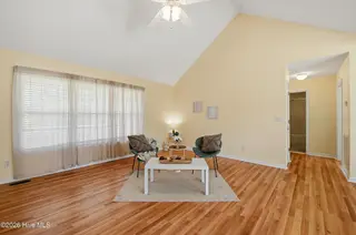326 Knollwood Drive, Hampstead, NC 28443 – photo 6: 6_326_knollwood_dr_006