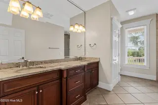 8222 Lakeview Drive, Wilmington, NC 28412 – photo 22: 30_bathroom
