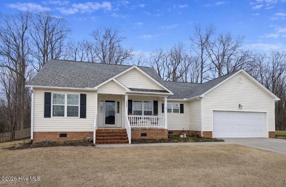 2837 Elizabeth Edwards Court, Grimesland, NC 27837 – photo 1 of 31: 2837 Elizabeth Edwards Court