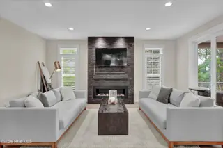 346 Shore Point Drive, Wilmington, NC 28411 — 3-bedroom home in Bayshore Estates, Wilmington, NC, photo 5 of 50: 005_img_0701_848