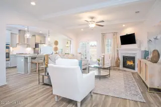 235 Heart Pne Avenue, Wilmington, NC 28411 – photo 8: Family Room - Jensen