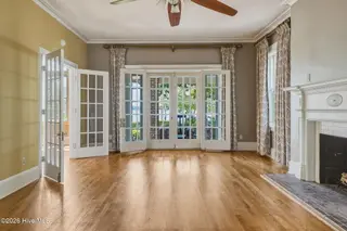 411 E Front Street, New Bern, NC 28560 – photo 17: Living Room