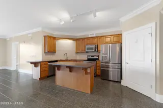 4425 Arendell Street 402 Harborside Club, Morehead City, NC 28557 – photo 12: Kitchen with island