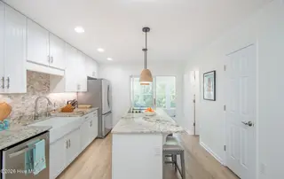 2229 Lennoxville Road, Beaufort, NC 28516 – photo 9: Beautiful kitchen