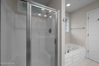 815 Pelican Drive, New Bern, NC 28560 – photo 18: Primary Bath - separate shower