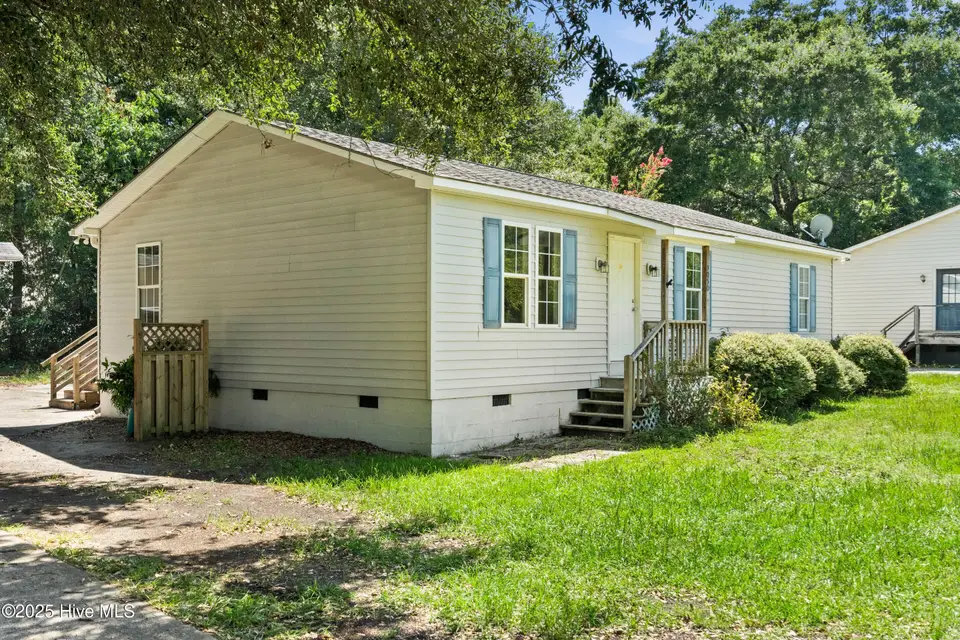 5050 Park Avenue S, Wilmington, NC 28403 – photo 1 of 1: Front of House