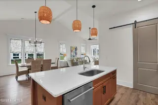 399 Summerhouse Drive, Holly Ridge, NC 28445 – photo 8: Pretty pendants