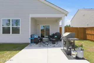2005 Minnette Circle, New Bern, NC 28562 – photo 21: 52-web-or-mls-DSC_6048_edit