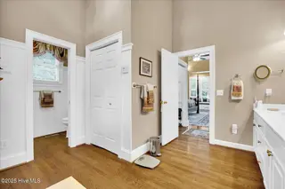 2313 New Orleans Place, Wilmington, NC 28403 — 4-bedroom home in Bradley Creek East, Wilmington, NC, photo 19 of 43: Main Bath