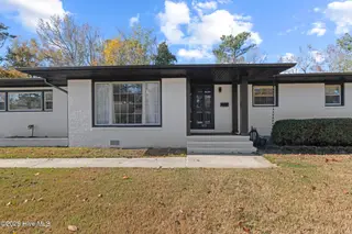 911 Vernon Drive, Jacksonville, NC 28540 – photo 2: 425A4311