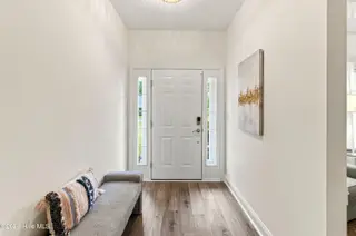 431 Lansdowne Road, Wilmington, NC 28409 – photo 6: 006_431_lansdowne_road_wilmington-6_657