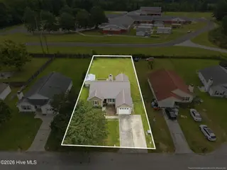 1305 Navarro Loop, Jacksonville, NC 28540 – photo 21: 3-web-or-mls-1305-Navarro-Loop-2_PL