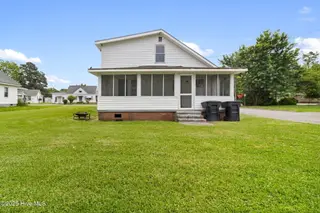 1319 Moore Street, Elizabeth City, NC 27909 – photo 10: 10-web-or-mls-moo-7