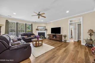 8746 Ramsbury Way, Wilmington, NC 28411 — 4-bedroom home in Plantation Landing, Wilmington, NC, photo 11 of 49: 11_living room