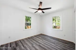 910 Simmons Street, New Bern, NC 28560 – photo 18: 20-web-or-mls-0C0A5125