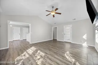 278 Blue Creek Farms Drive, Jacksonville, NC 28540 – photo 14: 14_living room